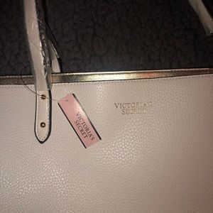 Victoria's Secret Bags - Victoria’s Secret tote set Victoria's Secret Bags - Victoria’s Secret tote set